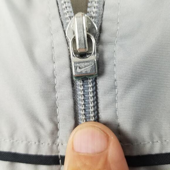 Nike Windbreaker Jacket Mens Large Gray Full Zip Mesh Lined Black Piping Swoosh - Picture 3 of 16